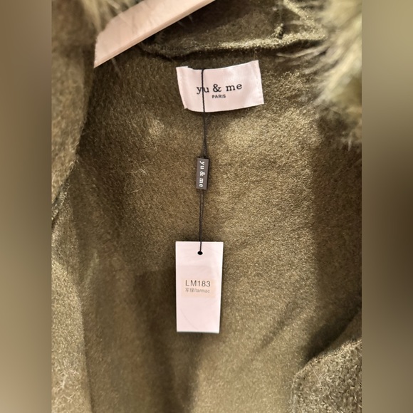 Brand new free size Khaki Borg Cape With Faux Fur Trim - Picture 4 of 9